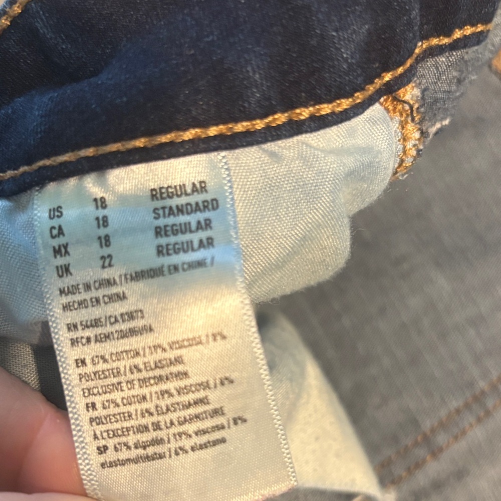 American Eagle Outfitters Dark Blue Ankle Jeans - Picture 11 of 11